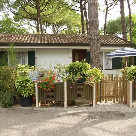 Parco vacanze Villaggio Azzurro *